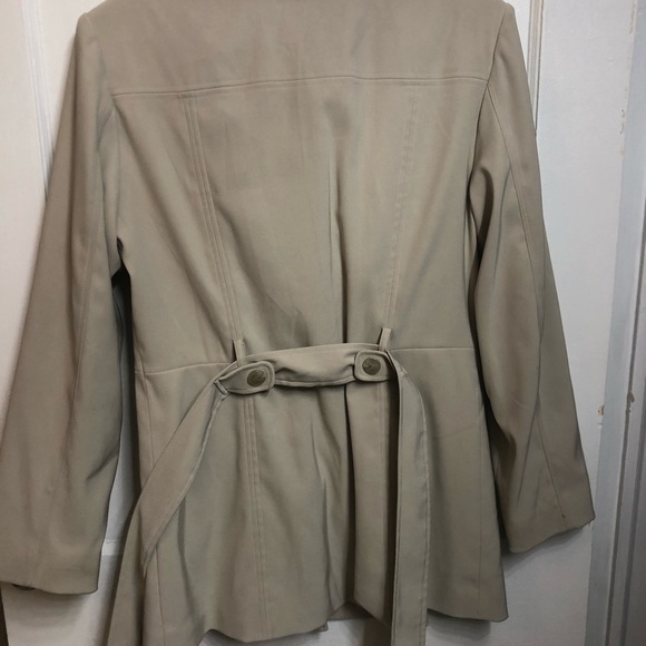 Outbrook Tan Jacket - Picture 5 of 5